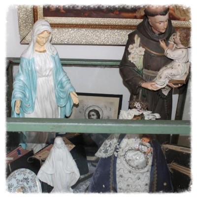 Oude vintage religieuze brocante heiligenbeelden bijbeltjes engeltjes Custom