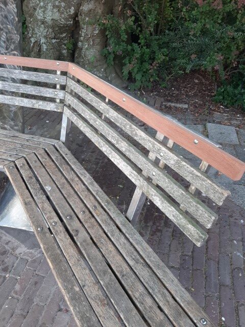 leugenbankje 2 Klein